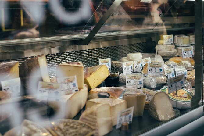 London Cheese Crawl & Walking Tour - Engagement and Activities