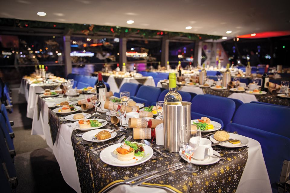 London: Christmas Party Dinner Cruise - Atmosphere and Dress Code