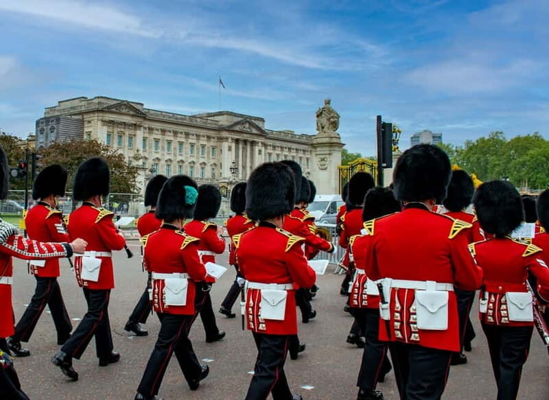 London: Customized Half-Day Private Tour with a Local - Key Points