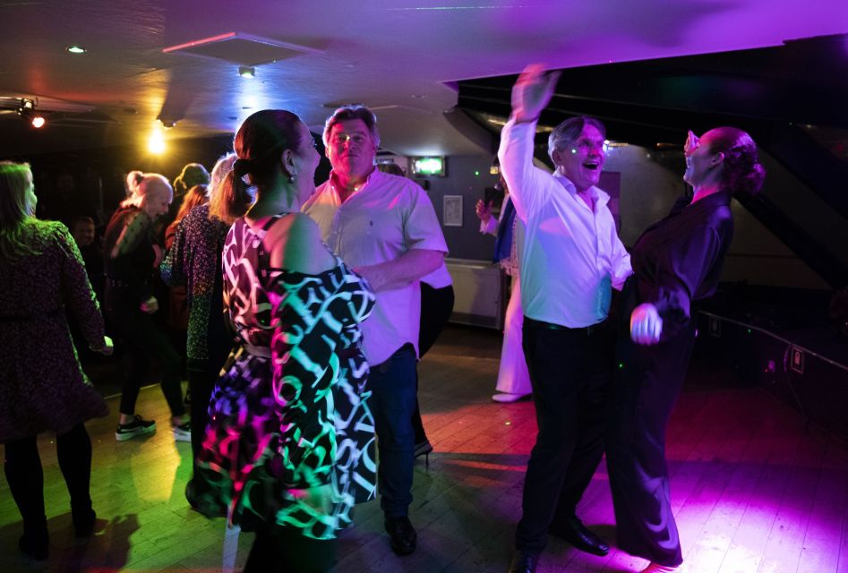 London: Dinner Cruise With Elvis Tribute on the Thames River - Customer Ratings and Reviews