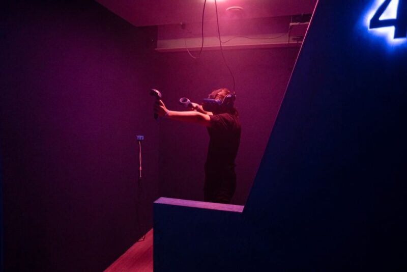 London: DNA VR Experience in Hammersmith - Small Group Experience