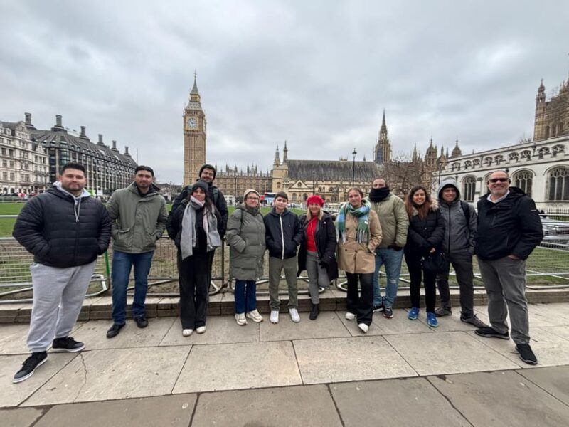 London: Essential Tour and Changing of the Guard, in Spanish - A Deep Dive into the London Tour Experience