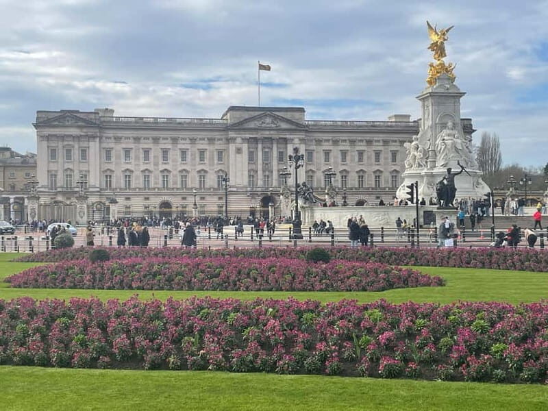 London: Essential Tour and Changing of the Guard - Key Points