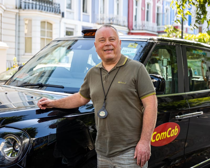 London: Explore Iconic Landmarks in a Classic Black Cab Tour - Trafalgar Square and St. Paul’s Cathedral: Cultural and Architectural Icons