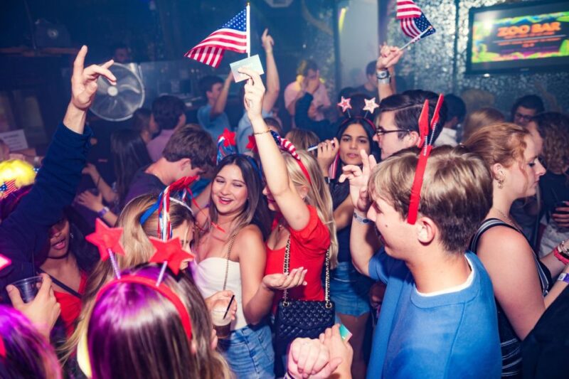 London: Guided Bar & Club Crawl - Highlights of the Experience