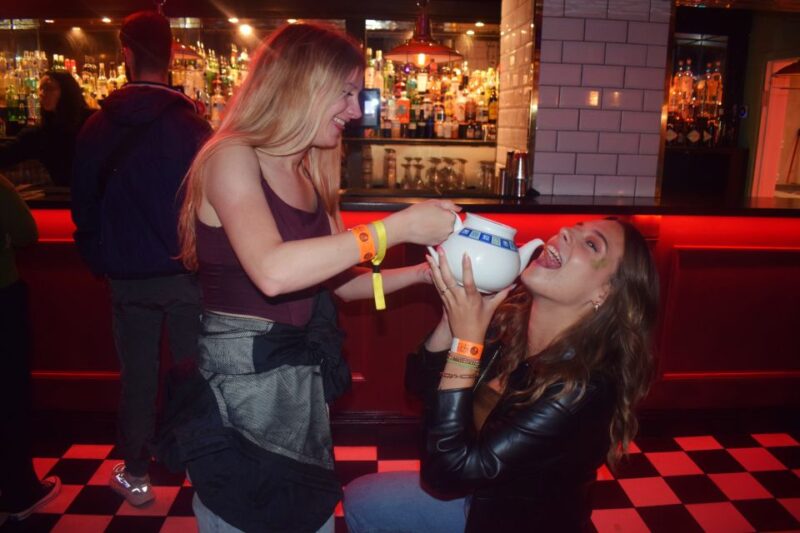 London: Guided Bar & Club Crawl - Dress Code and Age Restriction
