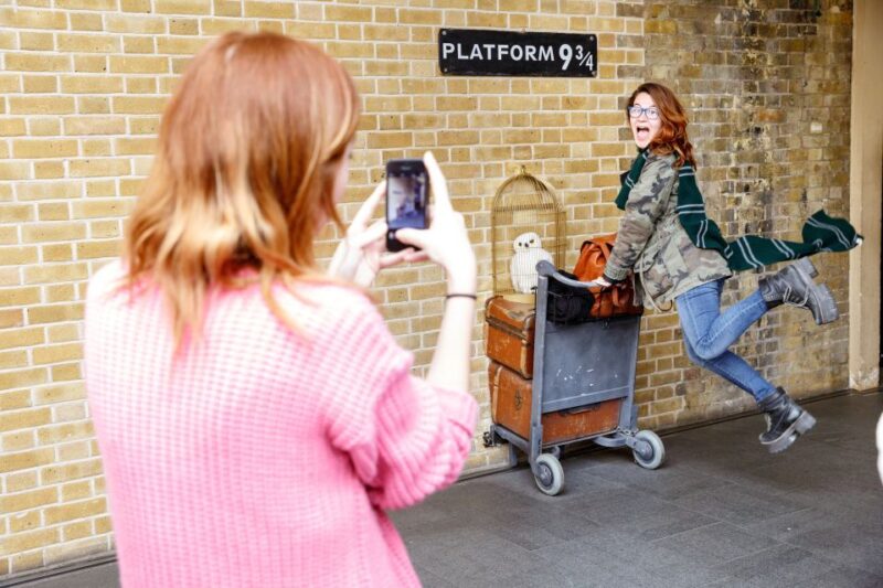 London: Guided Harry Potter Locations Sightseeing Bus Tour - Exploring Harry Potter Locations