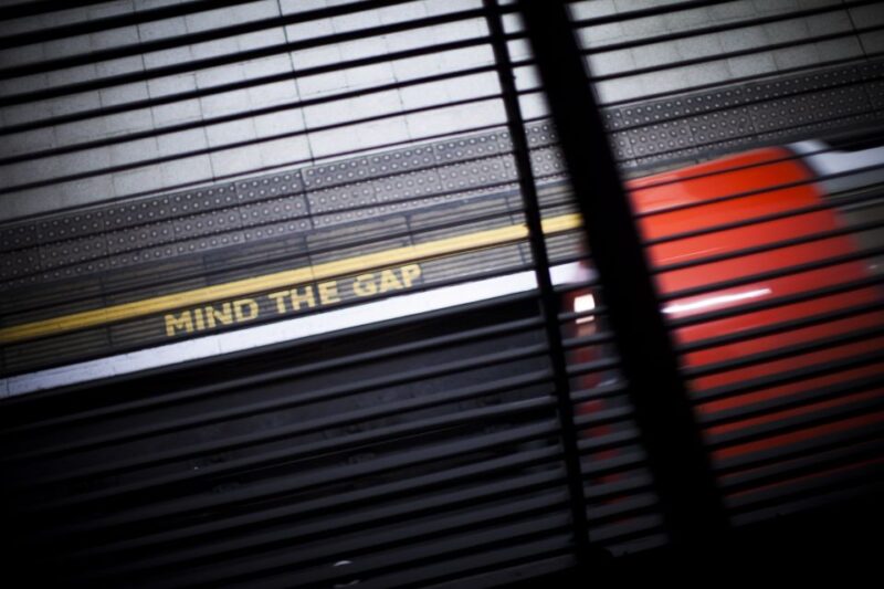 London: Guided Tour of Hidden Tube Station at Charing Cross - Highlights of the Experience