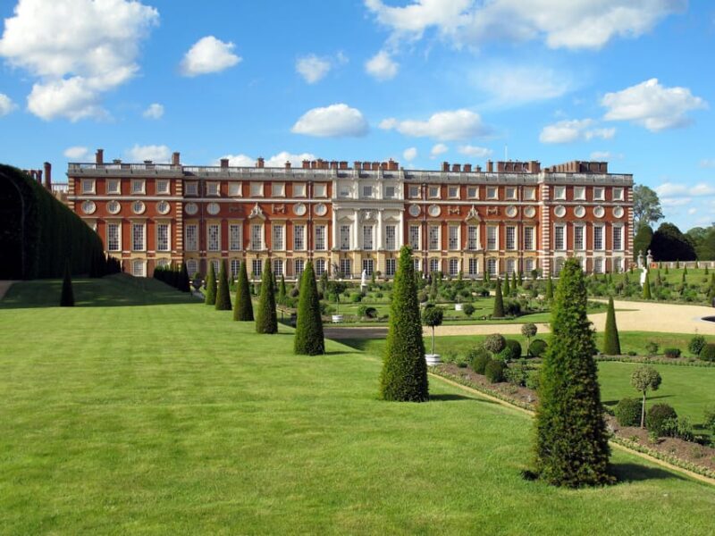 London: Hampton Court Palace Private Tour with Train Option - The Experience of Hampton Court Palace Private Tour
