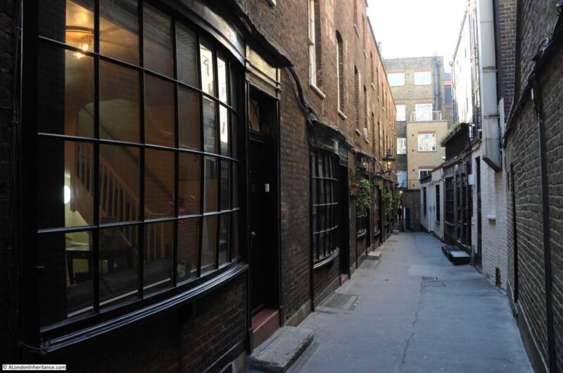 London: Harry Potter Walking Tour & the London Dungeons - Practical Tips for Participants
