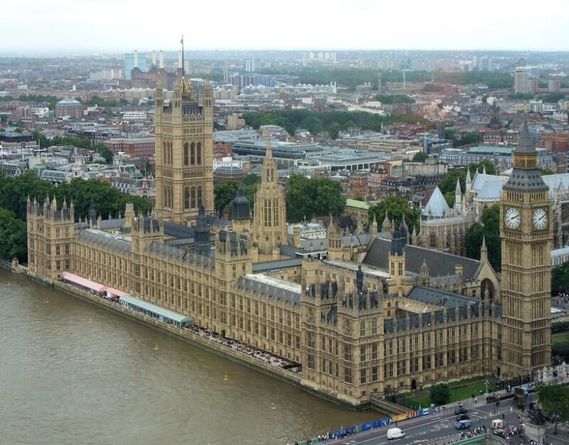 London Highlights Walking Tour with Licenced Tour Guide - Key Points