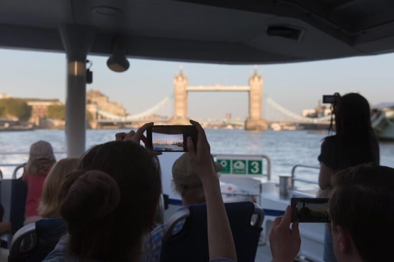 London: Hop-On Hop-Off 1 Day River Pass + Painted Hall - Who Will Love This Tour?  
