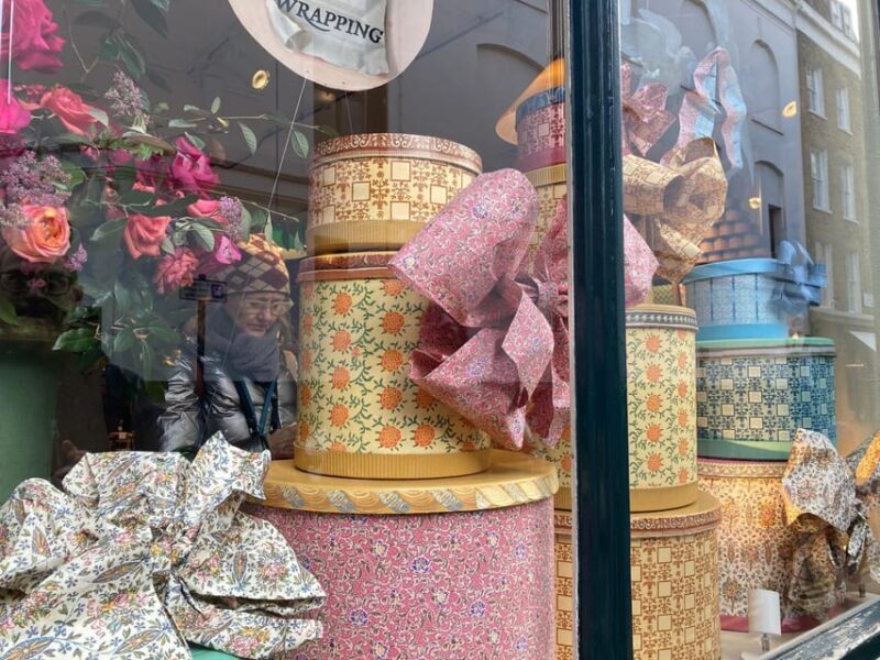 London: Independent Shops - Gifts and History - FAQs