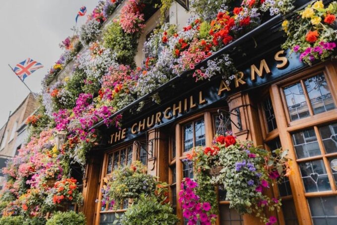 London: Instagram Photos Black Cab Tour With Hotel Pick up - Booking Process
