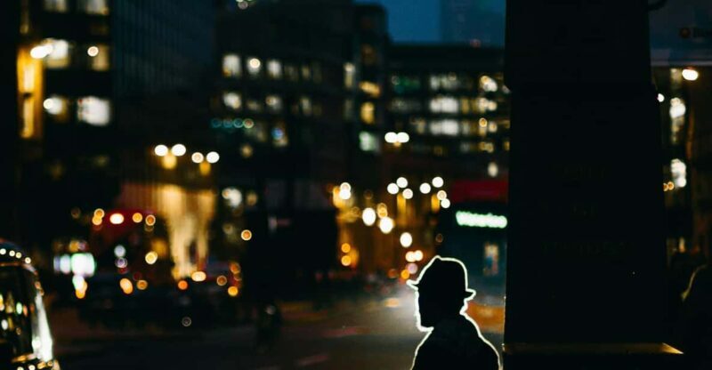 London: Jack the Ripper Tour and Underground Prison in Spanish - An In-Depth Look at the Tour Experience