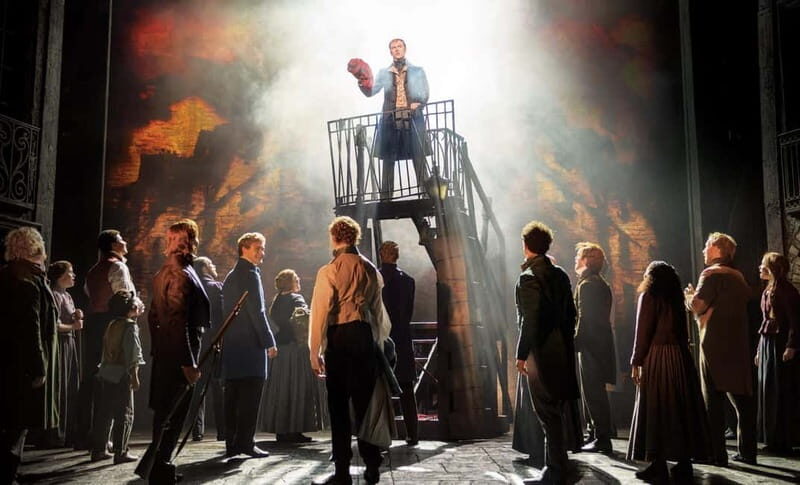 London: Les Misérables and 3-Course Meal & Sparkling Wine - Who Will Love This Tour?