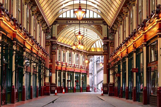 London Local Fashion Designers Shopping Tour with a Stylist - What’s Included and How It Enhances Your Experience