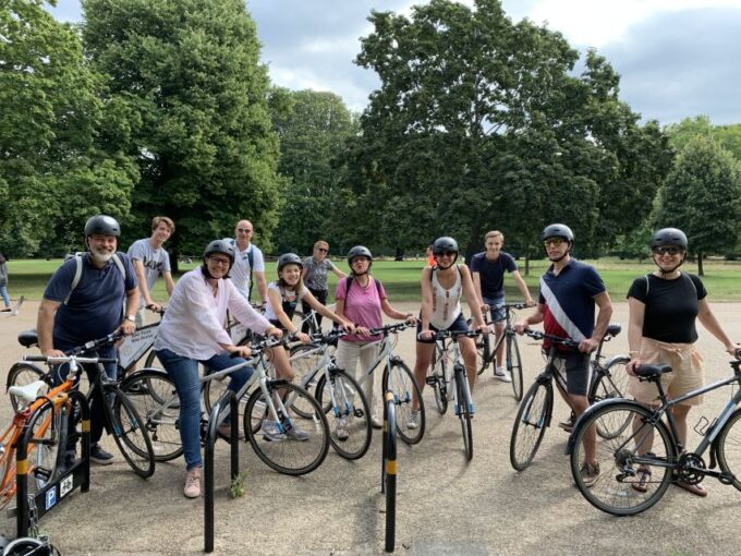 London: Parks and Palaces Guided Morning Bike Tour - Capturing Scenic Views