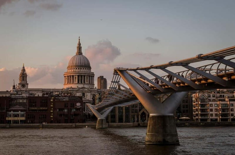 London: Photography Masterclass - Private Photo Lesson - Hidden Corners and Contemporary Architecture