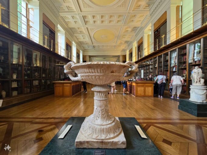 London: Private British Museum Guided Tour in Romanian - Cancellation and Booking Options