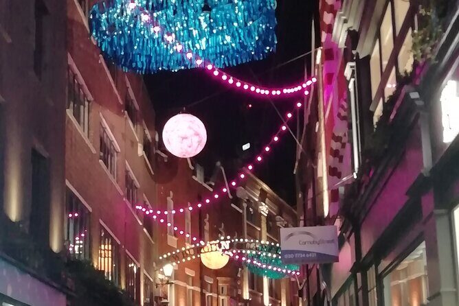 London Private Christmas Lights Walking Tour with Local Guide - Exploring Londons Christmas Lights: An In-Depth Review