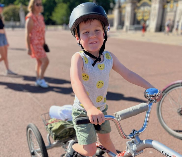 London: Private Family Guided Bike Tour with Childseats - Guides and Pacing