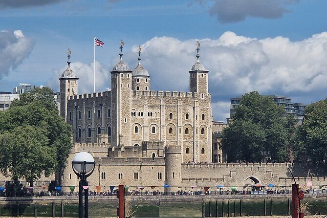 London Private Guided Taxi Tour - Theatre, Shopping, and More