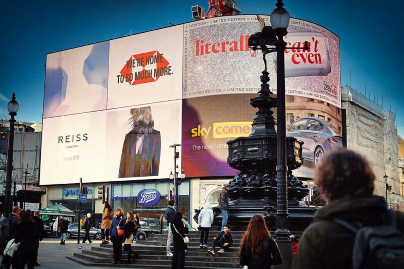 London: Private Walking Tour With a Local Guide - Experience and Insights