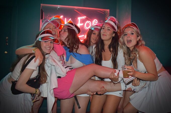 London: Pub Crawl and Nightlife Tour - Booking and Availability