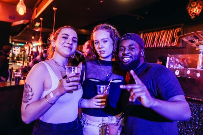 London Pub Crawl: Ultimate Central London Night Out - A Detailed Look at the London Pub Crawl Experience