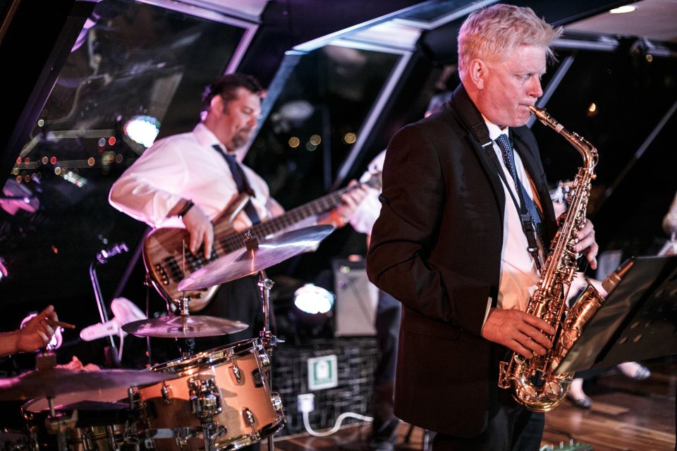 London: River Thames Dinner Cruise With Live Jazz - Sights and Atmosphere