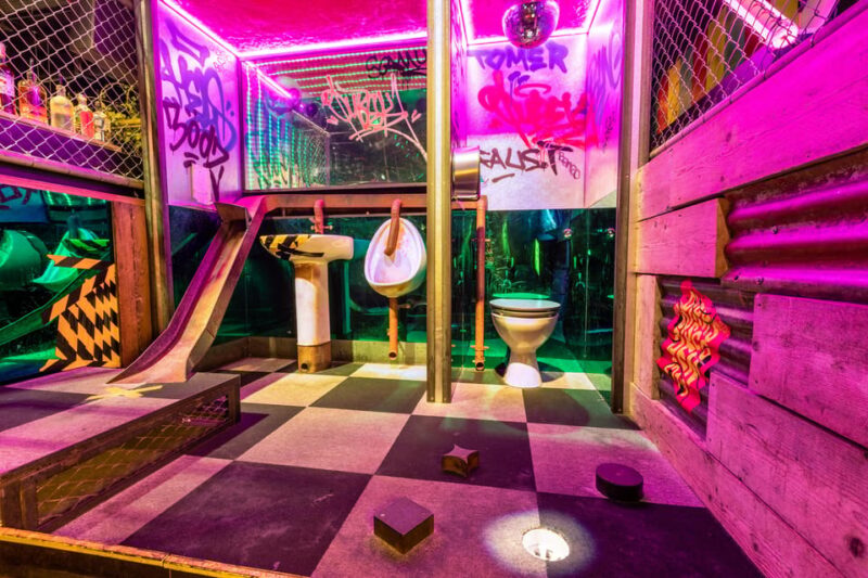 London: Shoreditch Junkyard Golf Tickets for 9 or 18 Holes - Course Options and Features