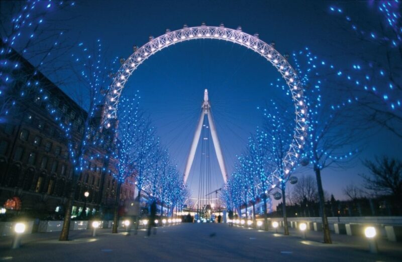 London: Sights and Sounds of Christmas Guided Half-Day Tour - The Sum Up