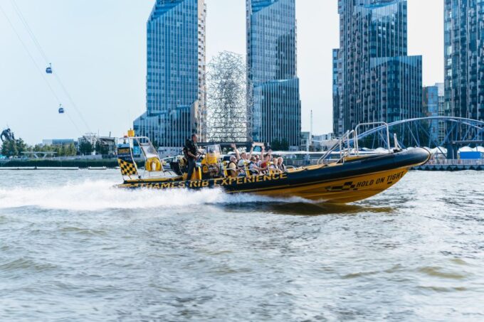 London: Speedboat Sightseeing Tour - What to Bring