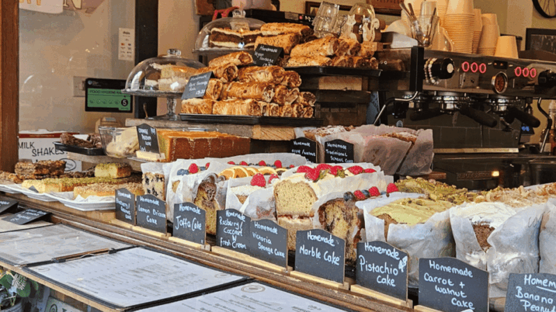 London: Sunday Market Tour With a Local Guide - Discovering Columbia Road Flower Market
