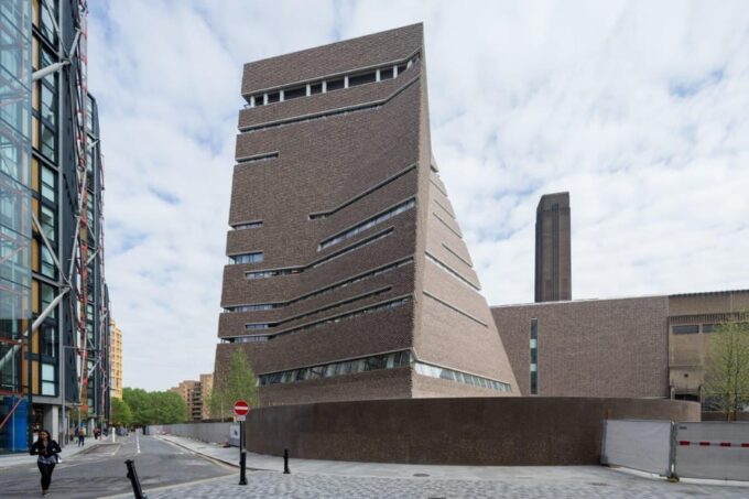 London: Tate Modern Discovery Tour With Afternoon Tea - Additional Amenities and Offerings