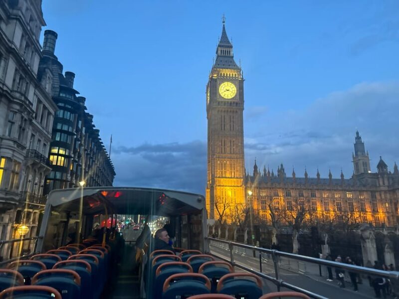 London: Taylor Swift Singalong Bus Tour - The Music and Singalong Experience