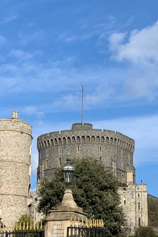 London to Windsor Round-Trip Private Transportation Service - Key Points