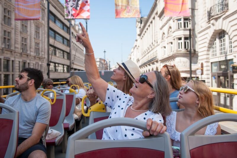 London: Tootbus London Discovery Hop-on Hop-off Bus Tour - Real-Time Tracking and App