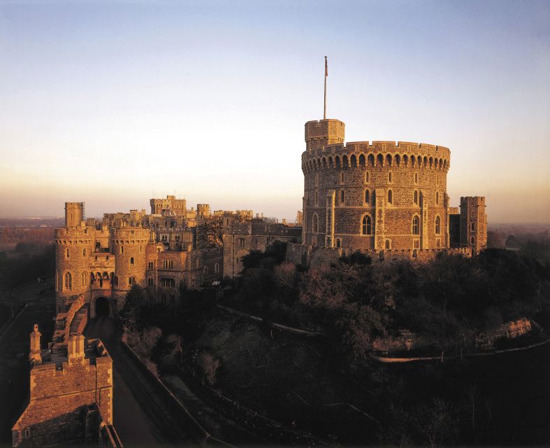 London: Transfer to Southampton With Windsor Castle Visit - Itinerary and Experience
