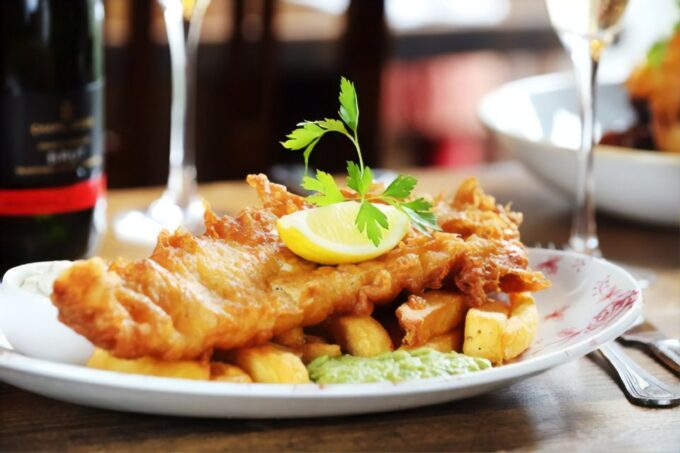 London Vintage Bus Tour, Thames Cruise, Fish & Chips - Experience Highlights