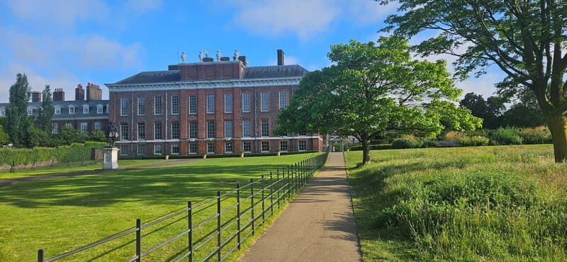 London: VIP Kensington Palace Gardens Tour & Royal High Tea - Authentic Insights from Reviews