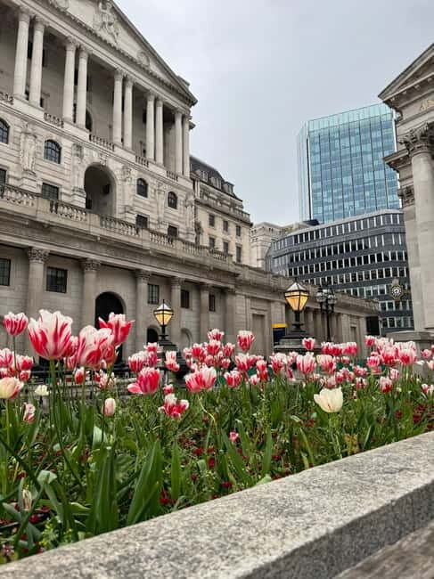 London: Walking Tour of the Secret Square Mile - Discovering Secret Markets and Atmospheric Gardens