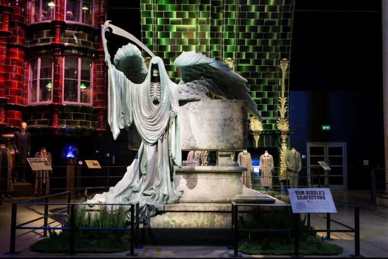 London: Warner Bros. Studio Harry Potter Tour & Branded Bus - Who Will Love This Experience?