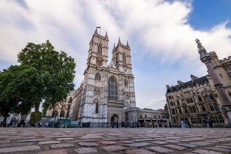 London: Westminster Abbey & Jubilee Galleries Guided Tour - Exploring Westminster Abbey