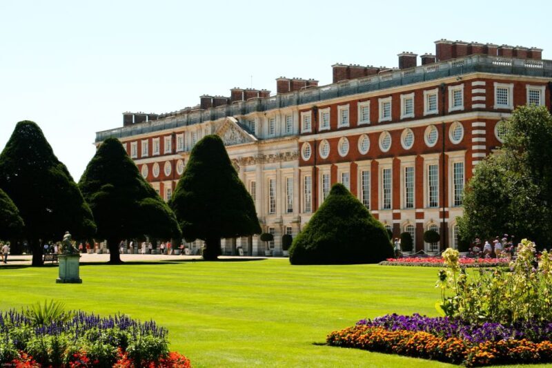 London: Windsor, Hampton Court Palace with Free Snack Pack - Starting with London’s Panorama