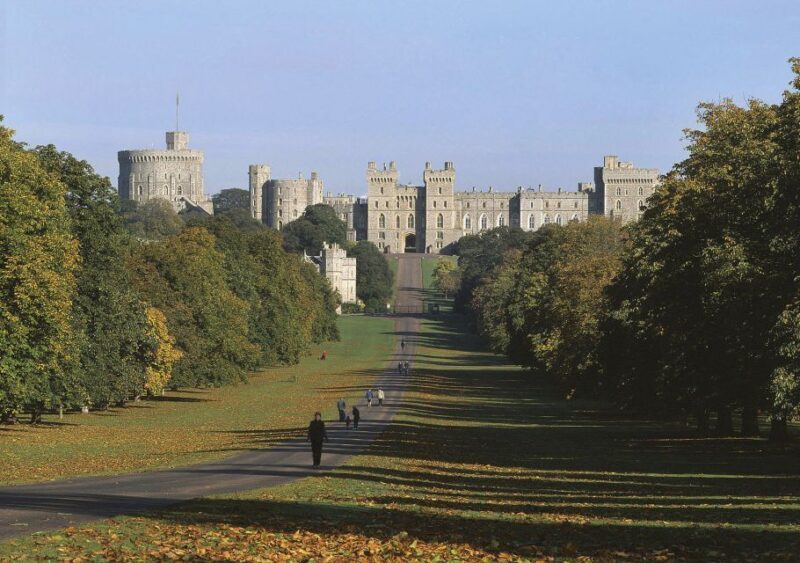 London: Windsor, Hampton Court Palace with Free Snack Pack - FAQ