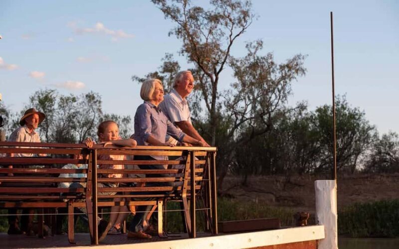 Longreach: Sunset Paddlewheeler Cruise, Show and Dinner - Key Points