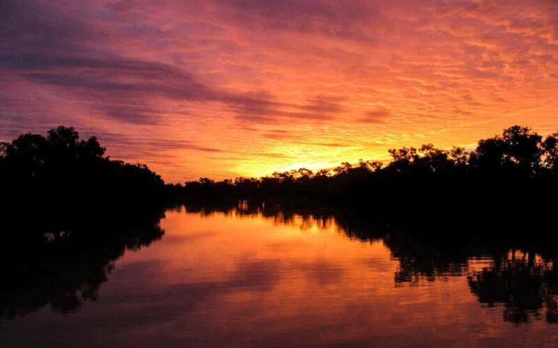 Longreach: Sunset Paddlewheeler Cruise, Show and Dinner - A Deep Dive into the Experience