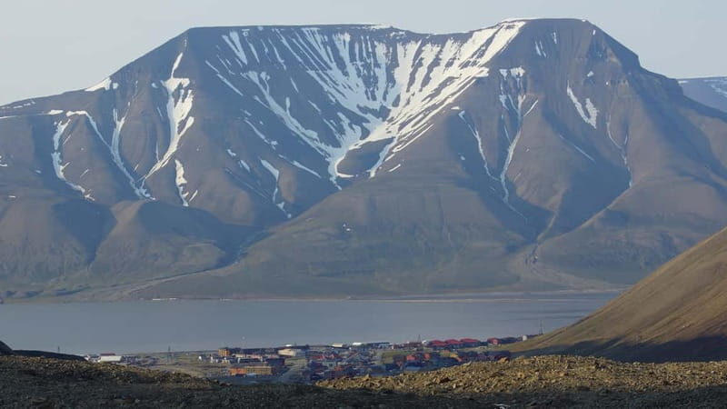 Longyearbyen: Panorama view hike - Platåfjellet Guided Hike - The Experience: A Detailed Breakdown